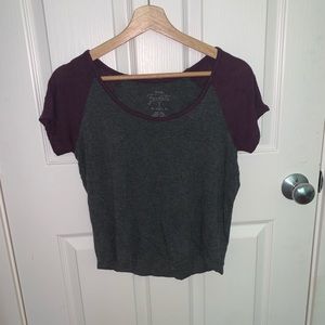 Short sleeve semi cropped/short t-shirt